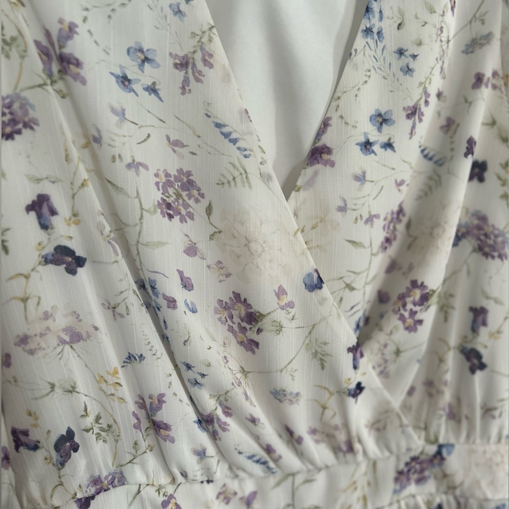Express long sleeve women’s size medium blouse. - Picture 7 of 13